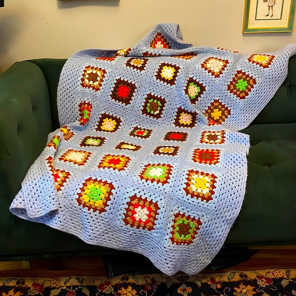 Gorgeous vintage crocheted Afghan throw blanket